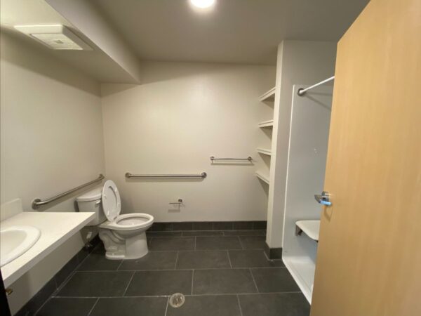 3a299f68-9b04-7612-946c-ed2a0e12ec3a Home 3 Bathroom