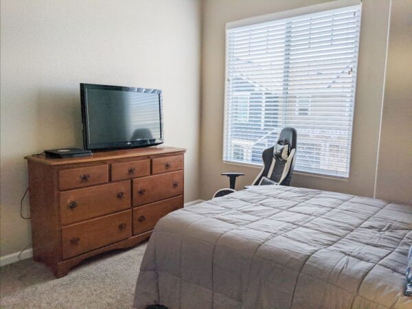 6eb4bbcd-f5db-b076-276e-00e18e30b172 Home 2 Bedroom