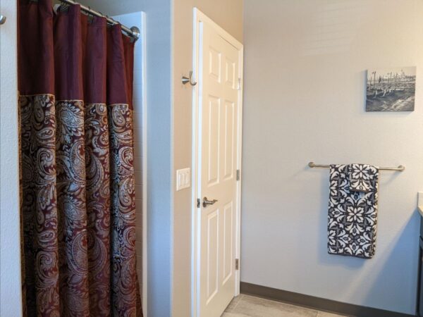 f01d91b8-c647-140f-b865-218610ec7301 Home 2 Bathroom