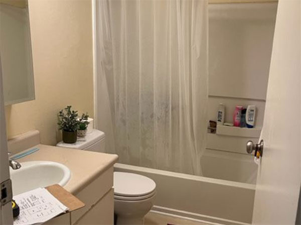 7bc867a7-dcef-08e5-3fb8-3cd85b885da8-NEW Fifth Home Before - Bathroom