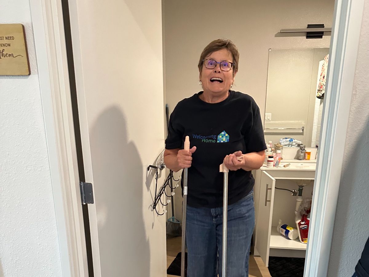 Welcoming Home Vounteers