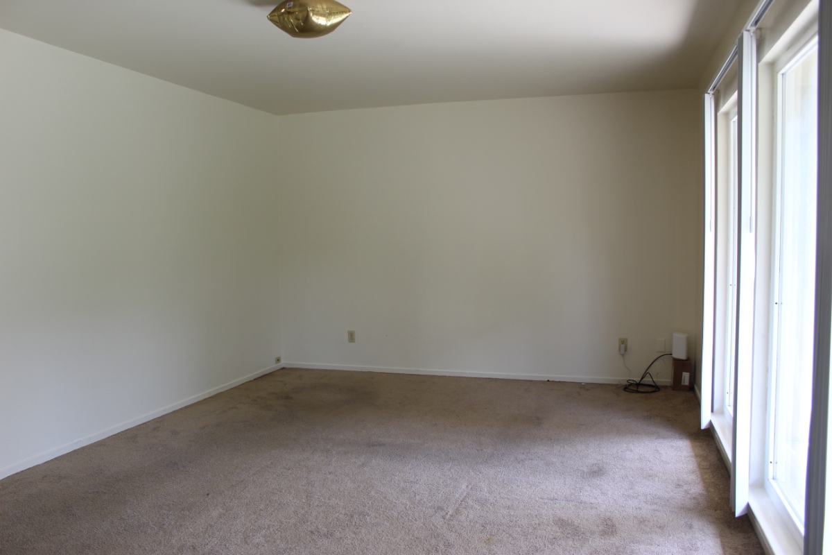 MCDS Sponsored - Before - Living Room