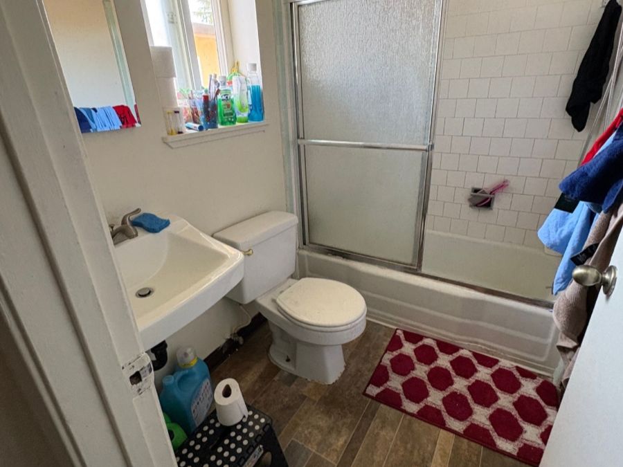 Home 3 Bathroom Before